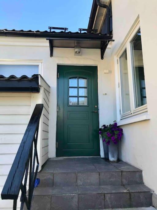 Stort Hus I Porsgrunn Sentrum Med Gangavstand Til "Alt" & Gratis Parkering Til Flere Biler Exterior photo
