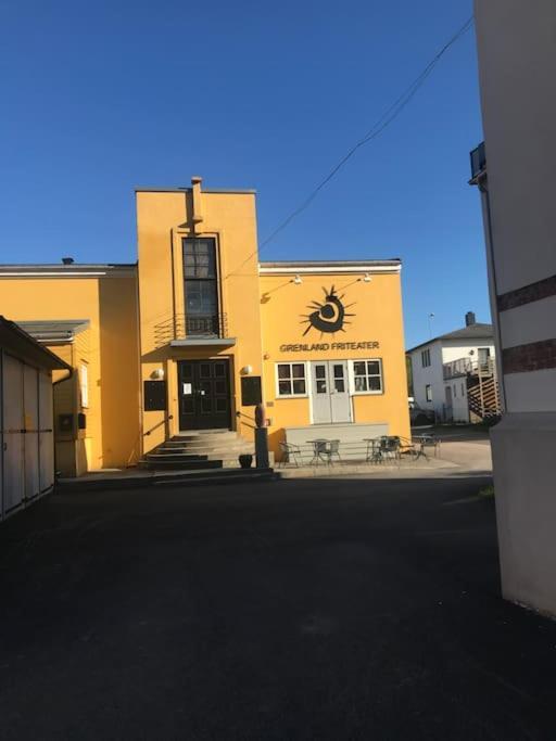 Stort Hus I Porsgrunn Sentrum Med Gangavstand Til "Alt" & Gratis Parkering Til Flere Biler Exterior photo