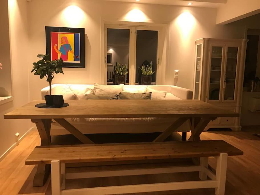Stort Hus I Porsgrunn Sentrum Med Gangavstand Til "Alt" & Gratis Parkering Til Flere Biler Exterior photo